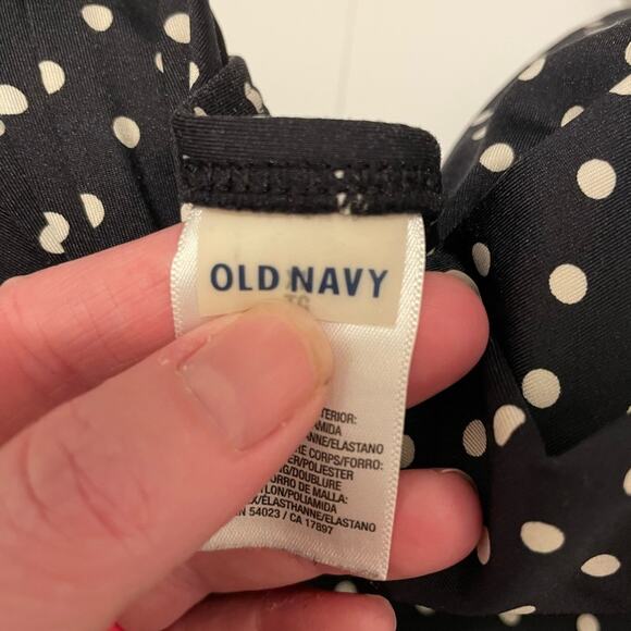 Old Navy Brand Women's XL Black & White Polka Dot One Piece Swimsuit Flattering - Picture 8 of 8